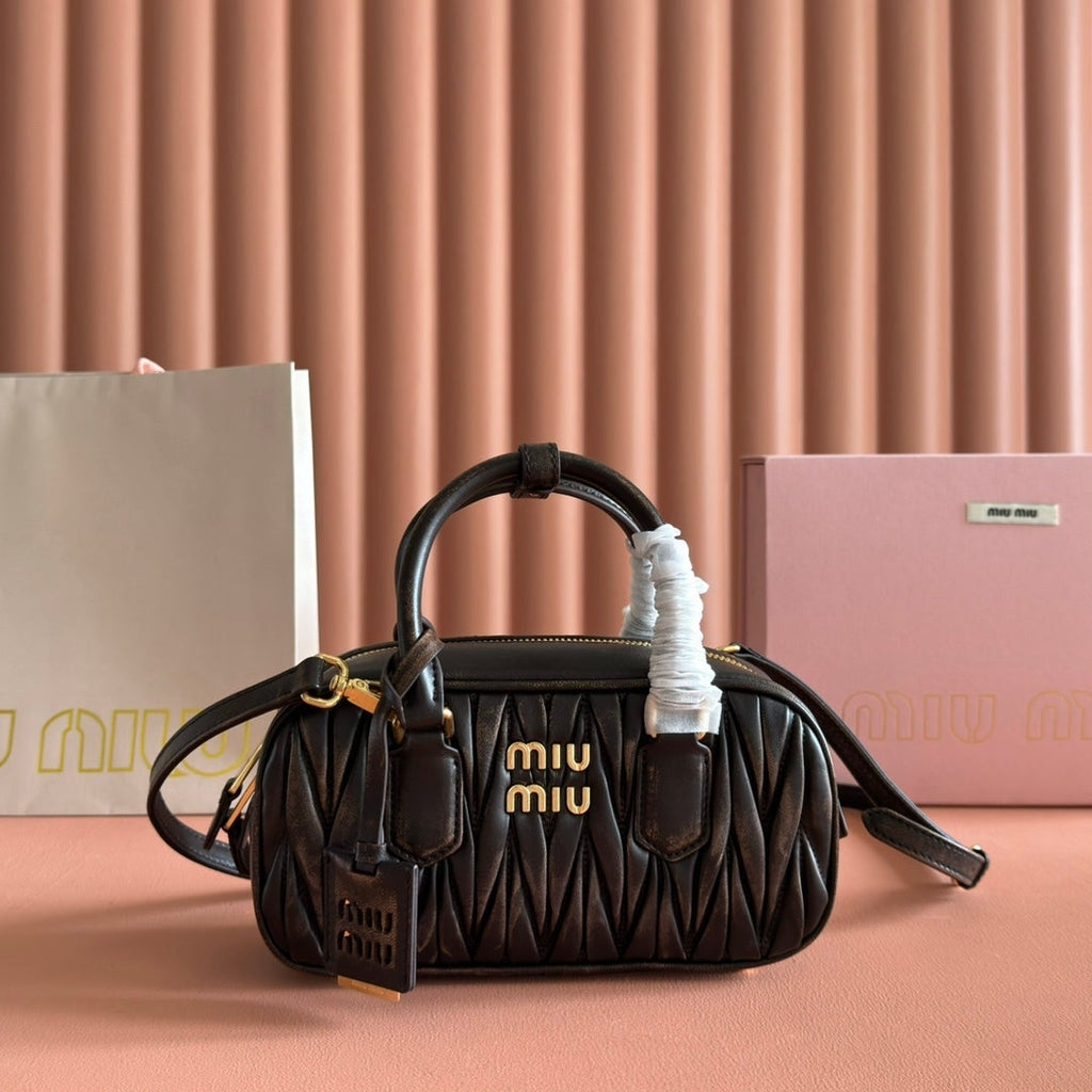 MIUMIU 26S ARCADIE MATELASSE BAG 22 IN BLACK CALFSKIN GOLD HARDWARE
