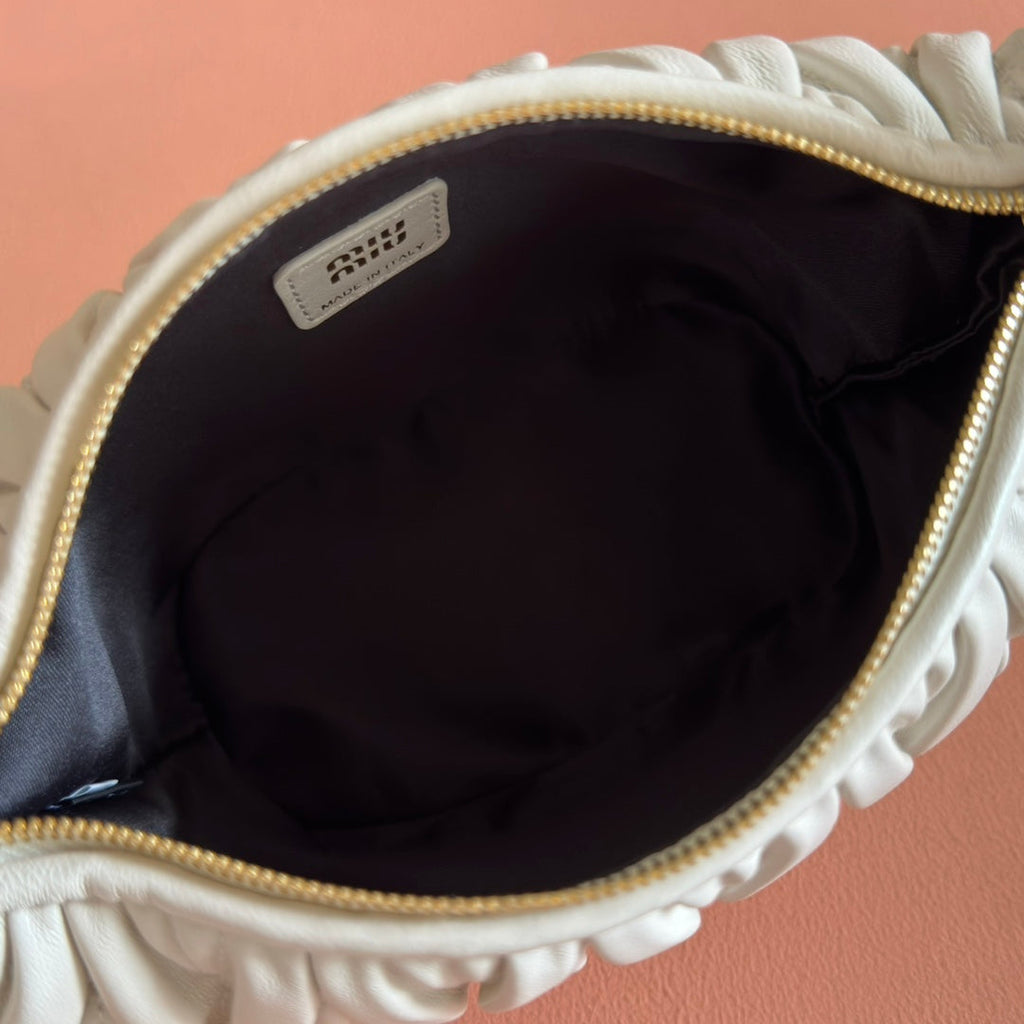 MIUMIU 26S POUCH BAG 15 IN WHITE CALFSKIN GOLD HARDWARE