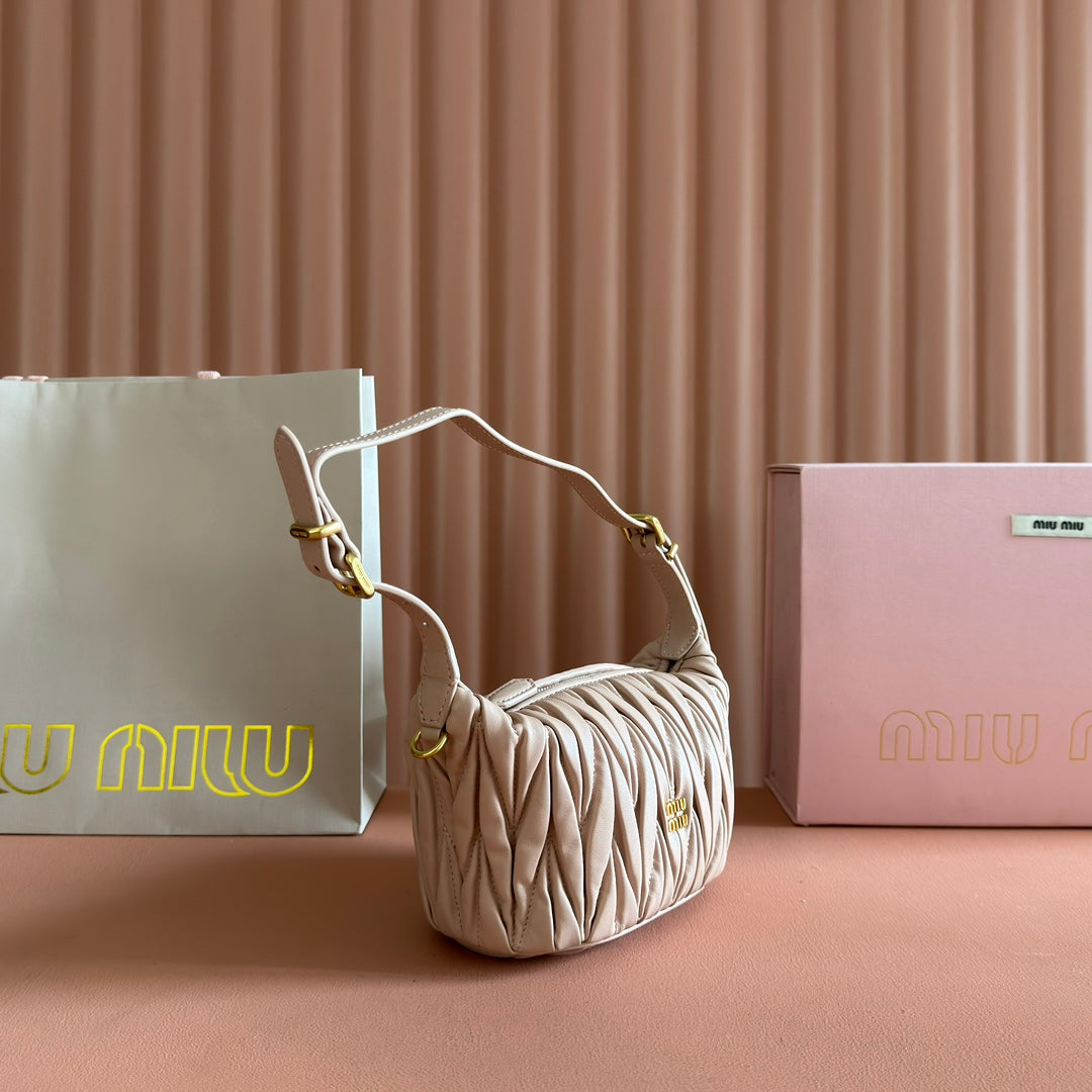 MIUMIU 26S POUCH BAG 15 IN LIGHT PINK CALFSKIN GOLD HARDWARE