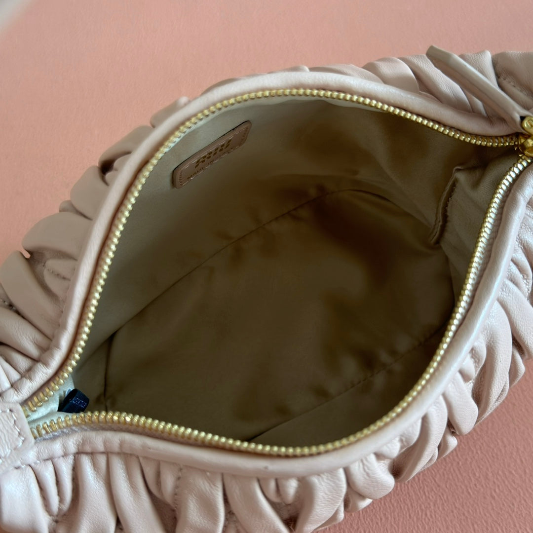 MIUMIU 26S POUCH BAG 15 IN LIGHT PINK CALFSKIN GOLD HARDWARE