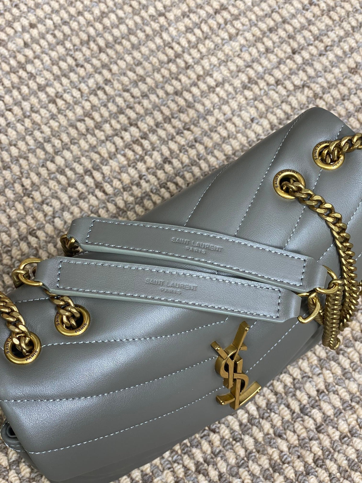 LOULOU SMALL 25 SHOULDER BAG IN DARK GREEN LAMBSKIN GOLD HARDWARE
