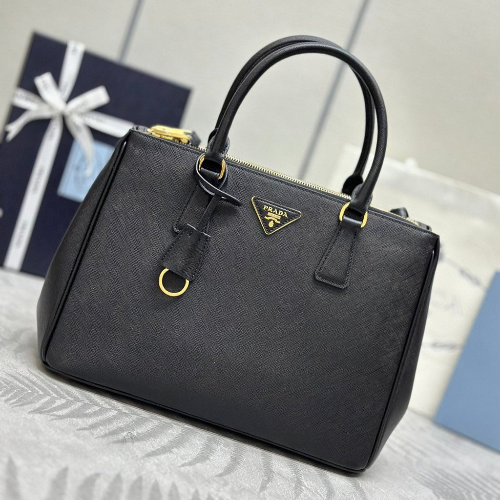 PRADA 25S GALLERIA LARGE BAG 32 IN BLACK CALFSKIN GOLD HARDWRE
