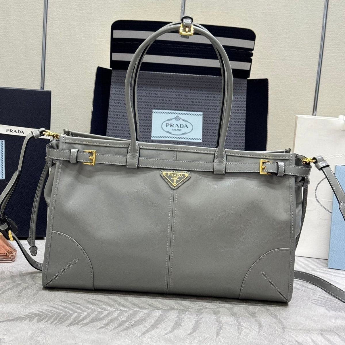 PRADA 25S BONNIE LARGE HANDBAG 38 IN GRAY GLOSSY CALFSKIN GOLD HARDWRE