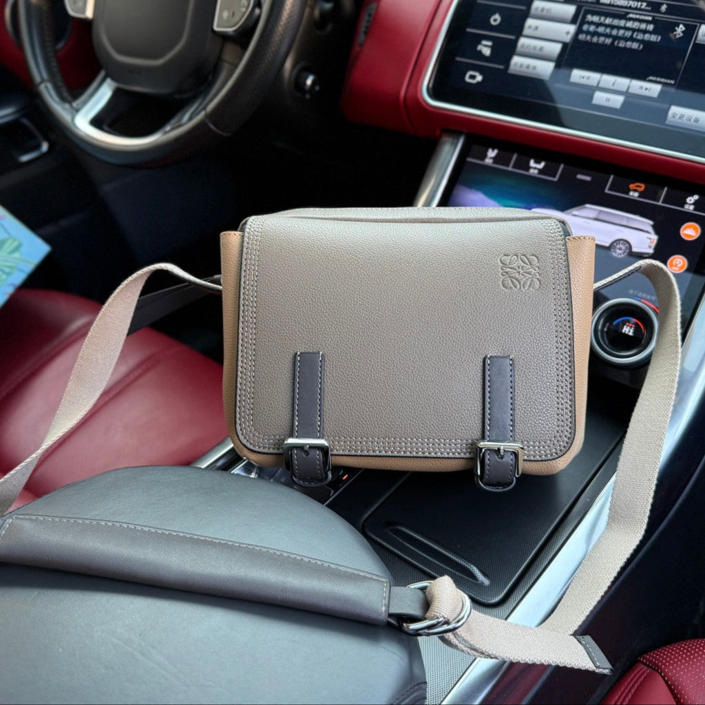 XS MILITARY MESSENGER 25 BAG IN LIGHT BROWN CALFSKIN