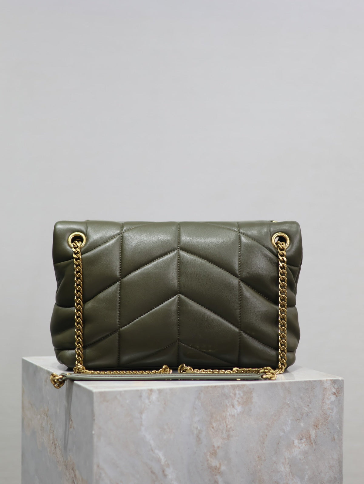 YSL 25S LOULOU PUFFER MM 29 IN DARK OLIVE CALFSKIN GOLD HARDWRE