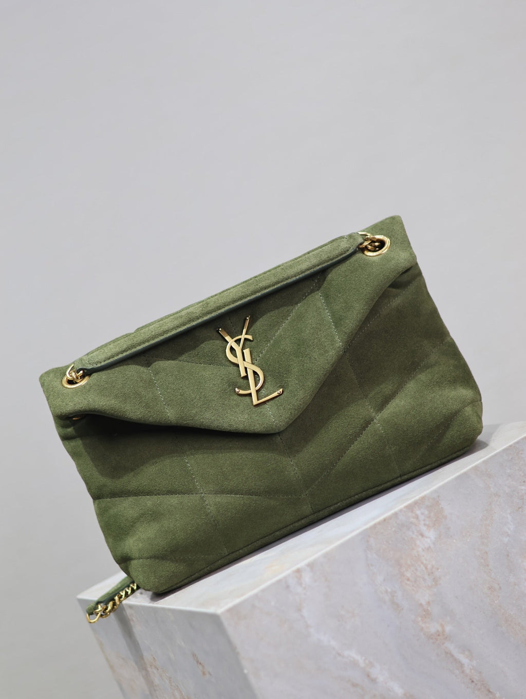 YSL 25S LOULOU PUFFER MM 29 IN GREEN SUEDE GOLD HARDWRE