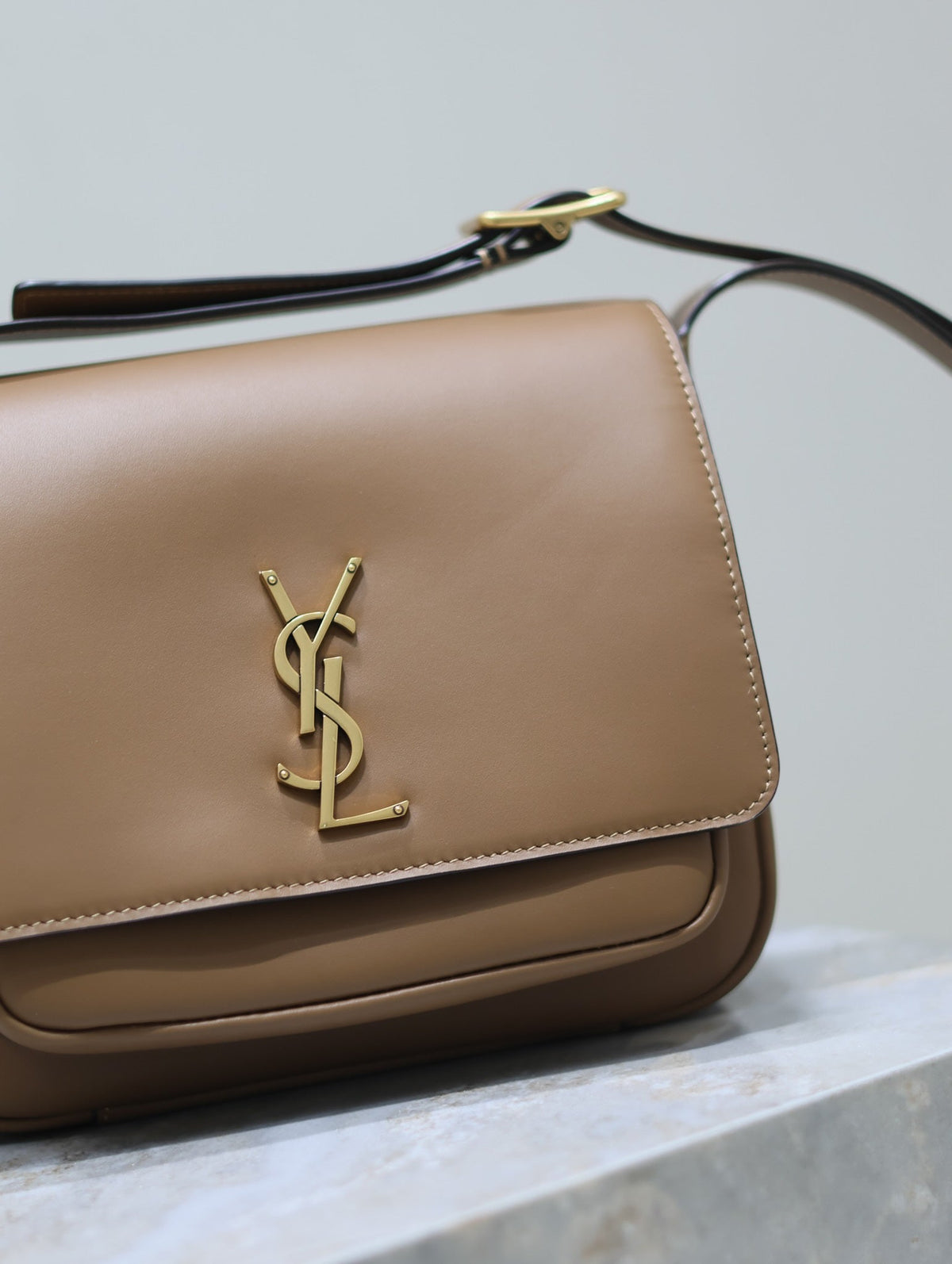 YSL 25S NIKI BABY 22 IN BROWN CALFSKIN GOLD HARDWRE