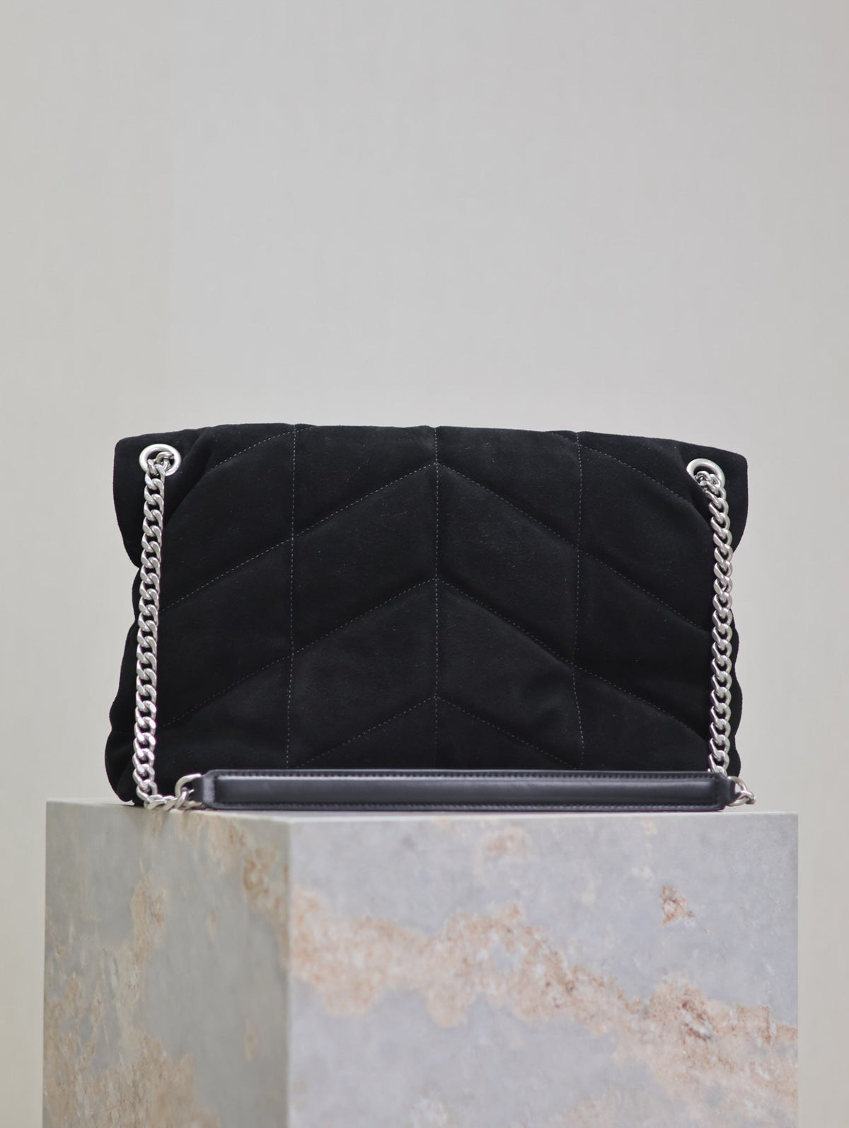 YSL 25S LOULOU PUFFER GM 35 IN BLACK SUEDE SILVER HARDWRE