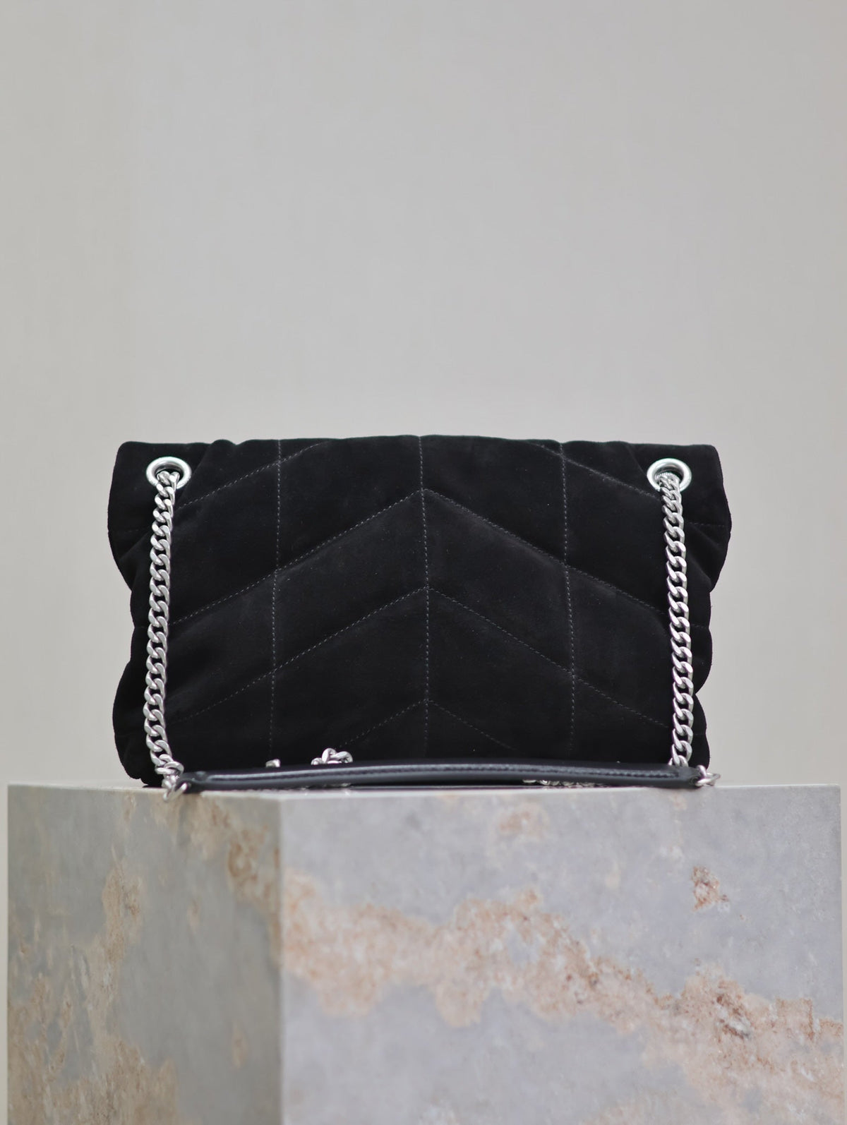 YSL 25S LOULOU PUFFER MM 29 IN BLACK SUEDE SILVER HARDWRE