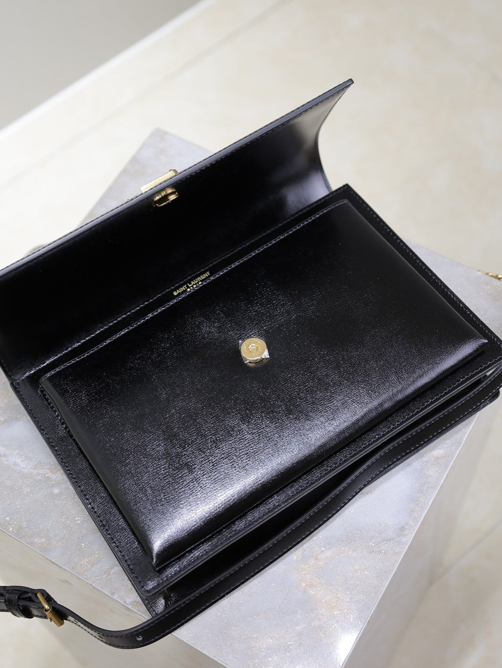 YSL 25S SUNSET MM 25 IN BLACK CALFSKIN GOLD HARDWRE