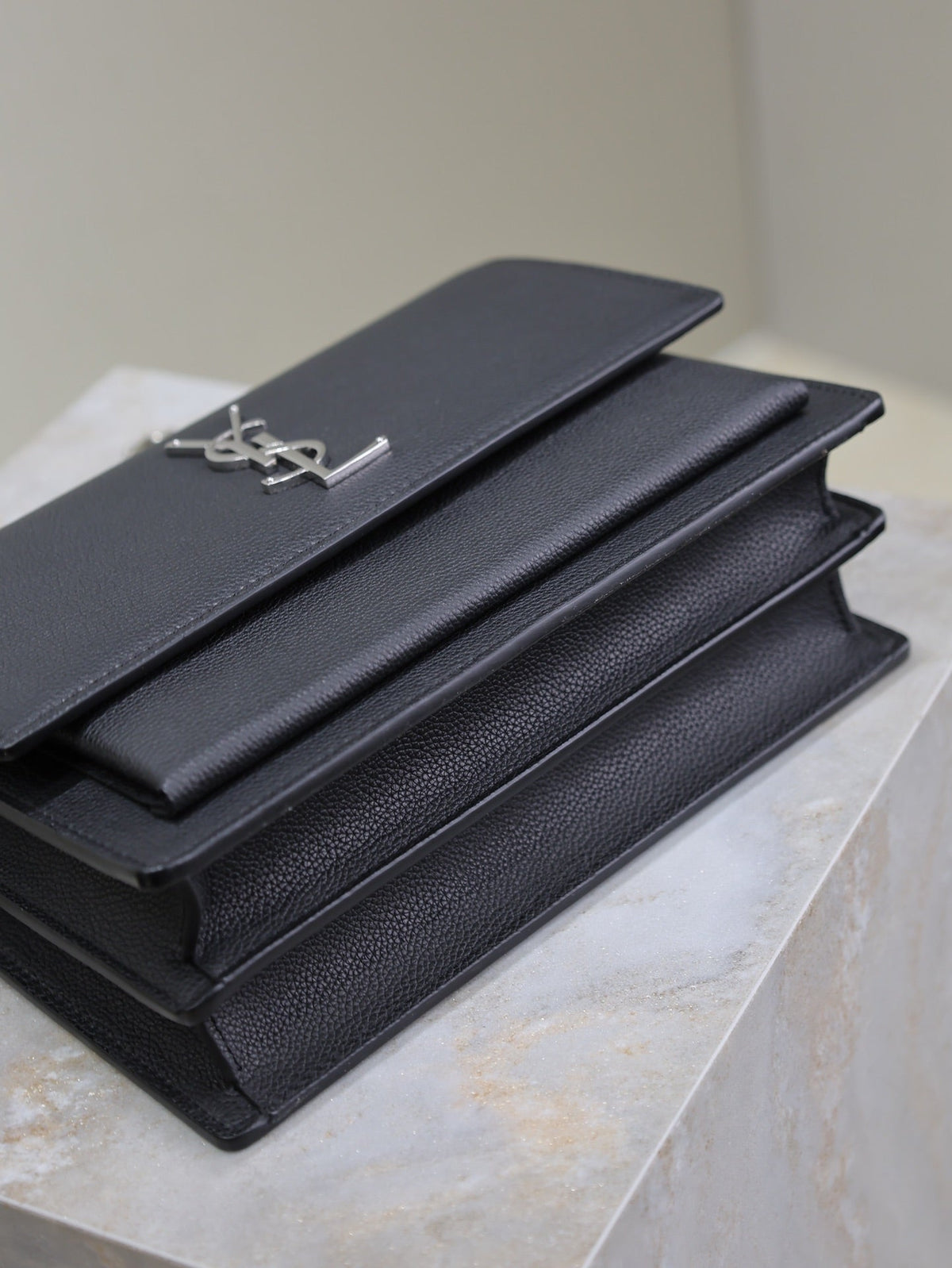 YSL 25S SUNSET MEDIUM 22 IN BLACK GRAINED CALFSKIN SILVER HARDWRE