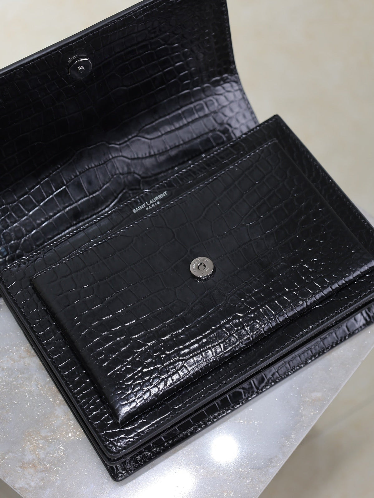 YSL 25S SUNSET MEDIUM 22 IN BLACK CROCODILE-EMBOSSED SHINY CALFSKIN BLACK HARDWRE