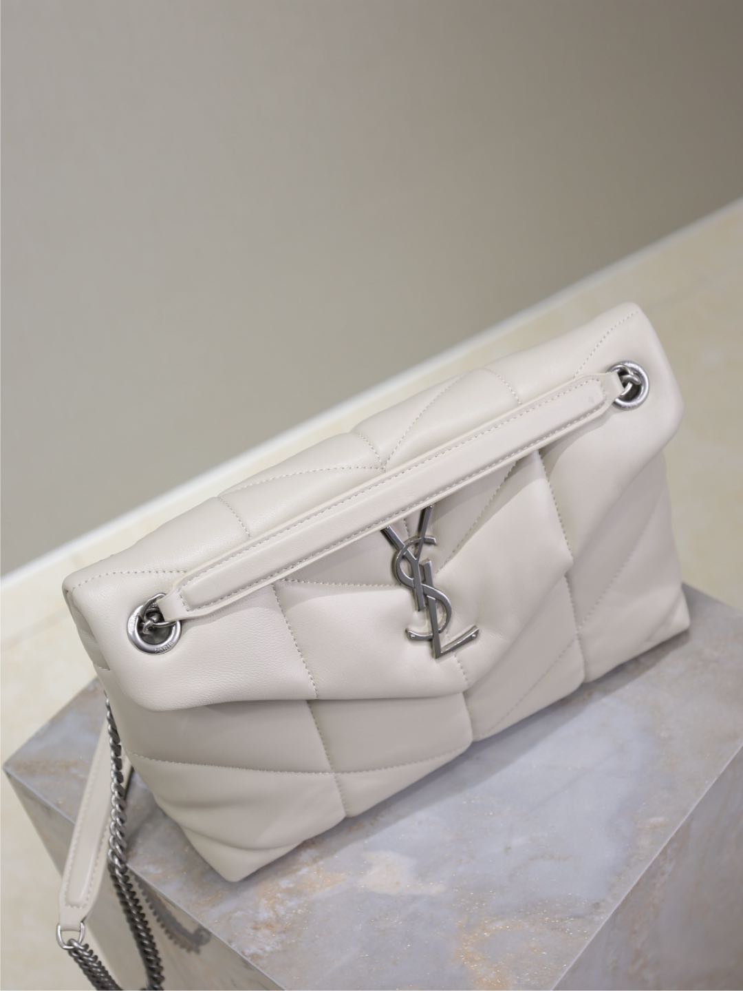 YSL 25S LOULOU PUFFER MM 29 IN SMOKEY TAUPE CALFSKIN SILVER HARDWRE