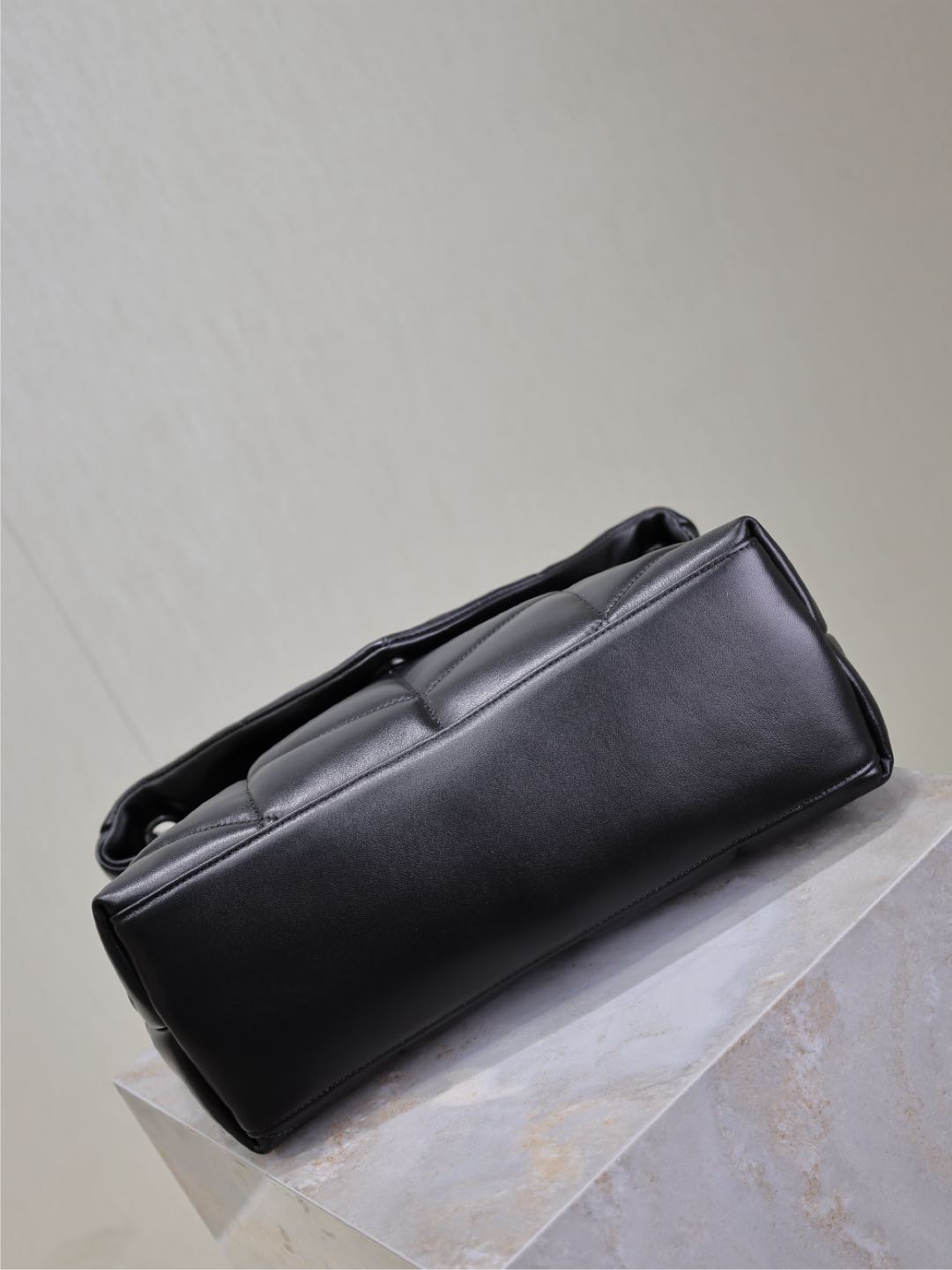 YSL 25S LOULOU PUFFER GM 35 IN BLACK CALFSKIN SILVER HARDWRE