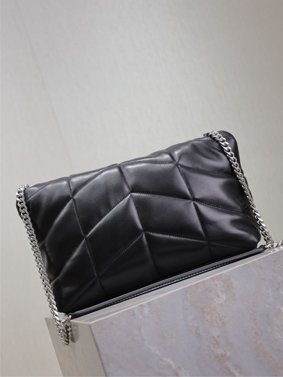 YSL 25S LOULOU PUFFER GM 35 IN BLACK CALFSKIN SILVER HARDWRE